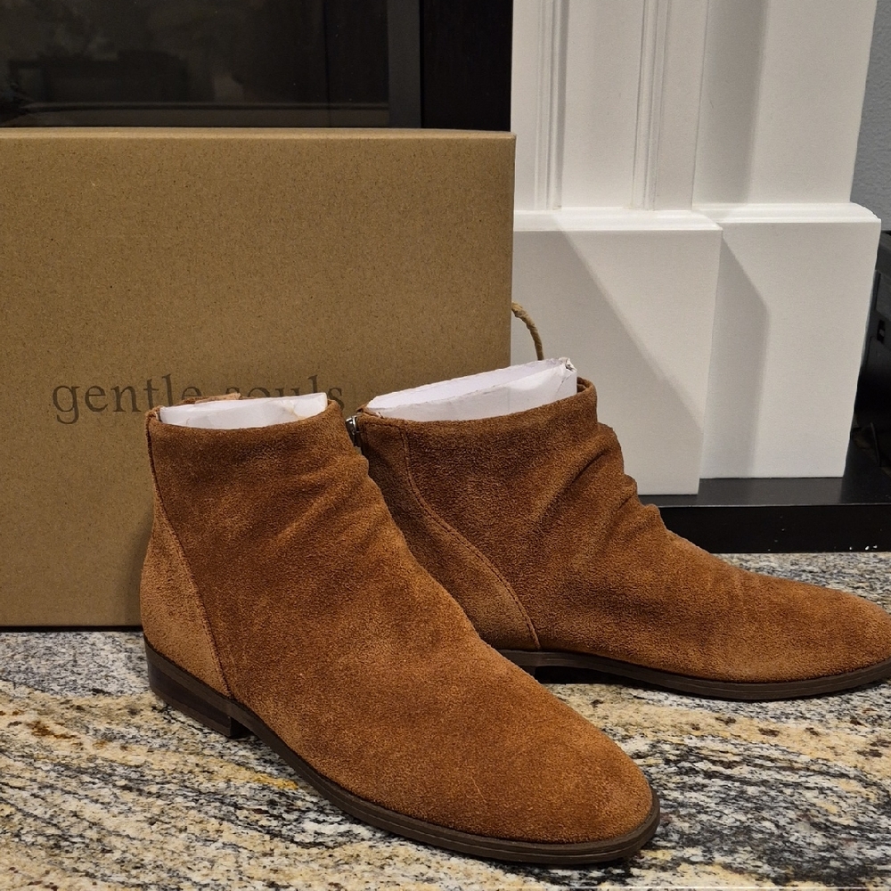 GENTLE SOULS Emma Suede Zip Bootie Rust 8.5